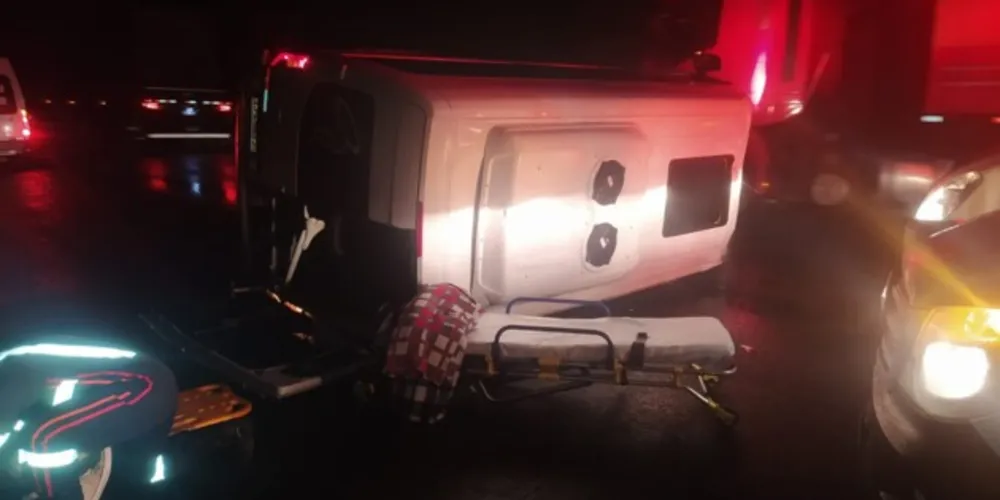 Veículo acabou se acidentando no km 243, no fim da tarde desta segunda-feira (19)