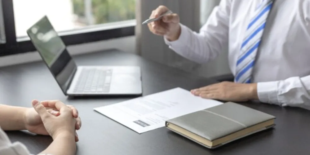 Mesmo num momento de cortes e enxugamento orçamentário, o mercado de trabalho ainda tem números otimistas