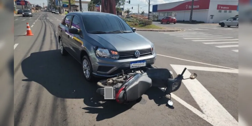 Colisão foi no início da tarde deste feriado, próximo ao acesso da avenida Dom Geraldo Pellanda