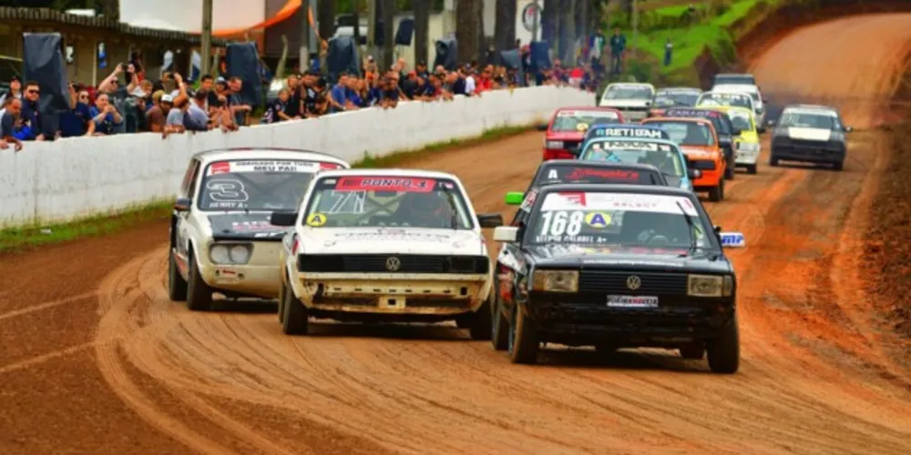 As provas serão disputadas nas categorias Marcas, Old Fusca Velocidade, Turismo Clássico Catarinense (TCC), Kart Cross Força Livre e CBA, com a participação de mais de 50 carros e grande público de toda a região.