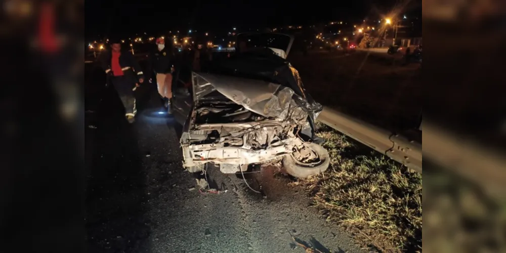 Homem de 38 anos não resistiu aos ferimentos após seu veículo colidir com um caminhão