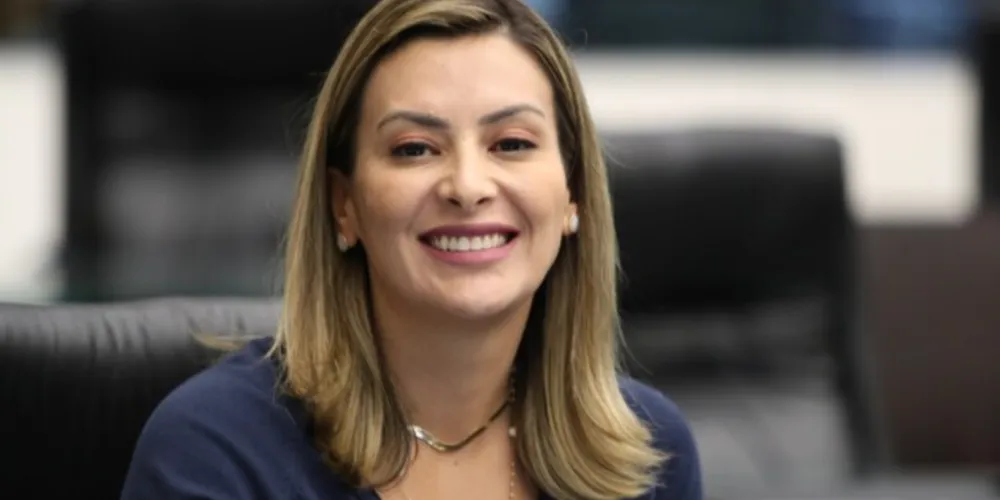 Foram duas propostas que visam dar voz e vez às mulheres paranaenses