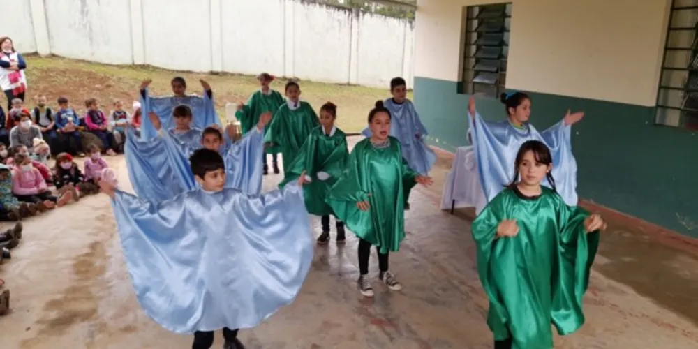 Imagem ilustrativa da imagem Turma leva conscientização ambiental à rede de Guamiranga