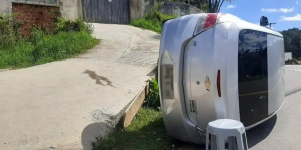 Moradores afirmam que rampa é muito íngreme e que isso causou o acidente