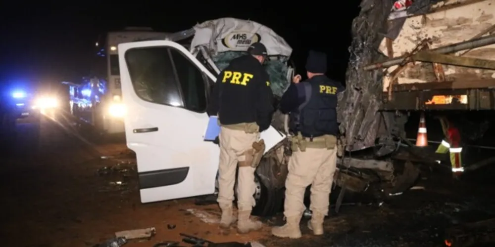 Confira a galeria de fotos do acidente com professores da rede estadual