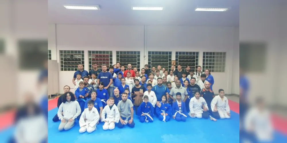 Ao final do treino pais receberam de seus filhos uma lembrancinha agradecendo e parabeniza