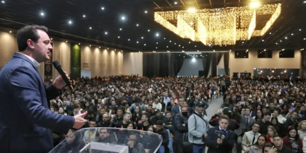 Ratinho Júnior no Congresso Geral União da Mocidade da Assembleia de Deus do Paraná, em Ponta Grossa.