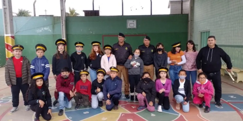 Alunos participaram de homenagem com músicas e muito bate-papo