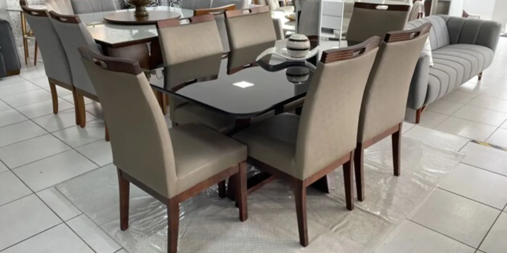 Decora Home está localizada na Avenida Bonifácio Vilela, 760, Centro