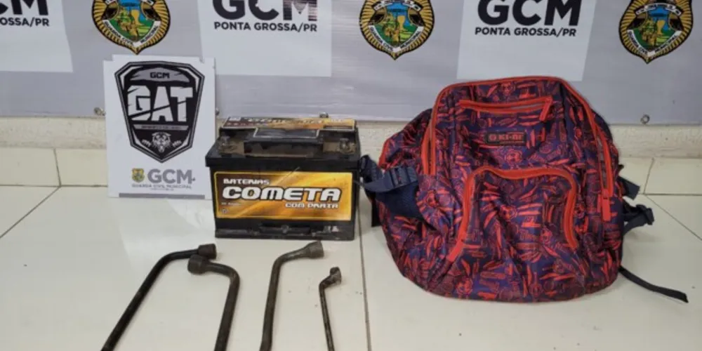 Materiais foram encontrados na mochila do suspeito