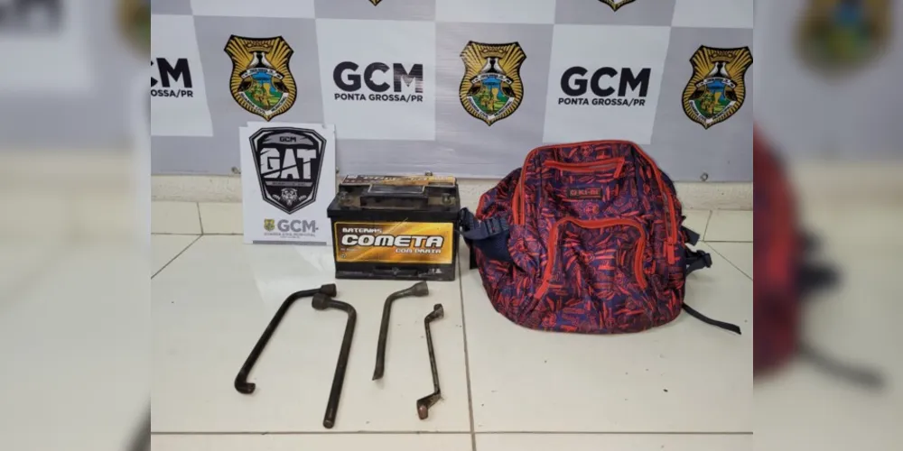 Materiais foram encontrados na mochila do suspeito