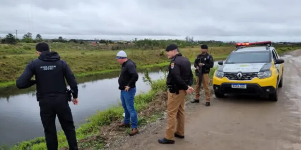 A região é próxima a uma ponte, no limite com São José dos Pinhais