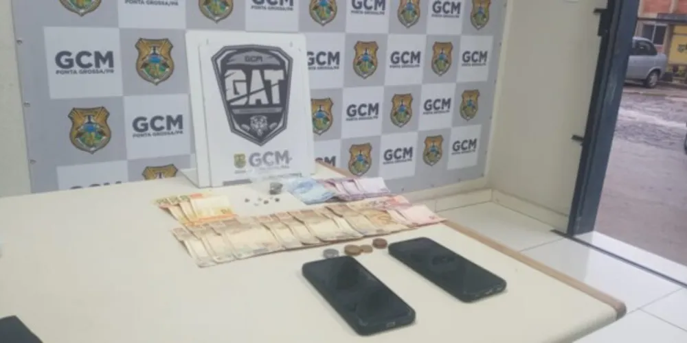 Drogas e dinheiro 'trocado' foram encontrados pela GM
