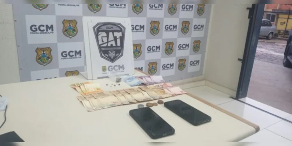 Drogas e dinheiro 'trocado' foram encontrados pela GM