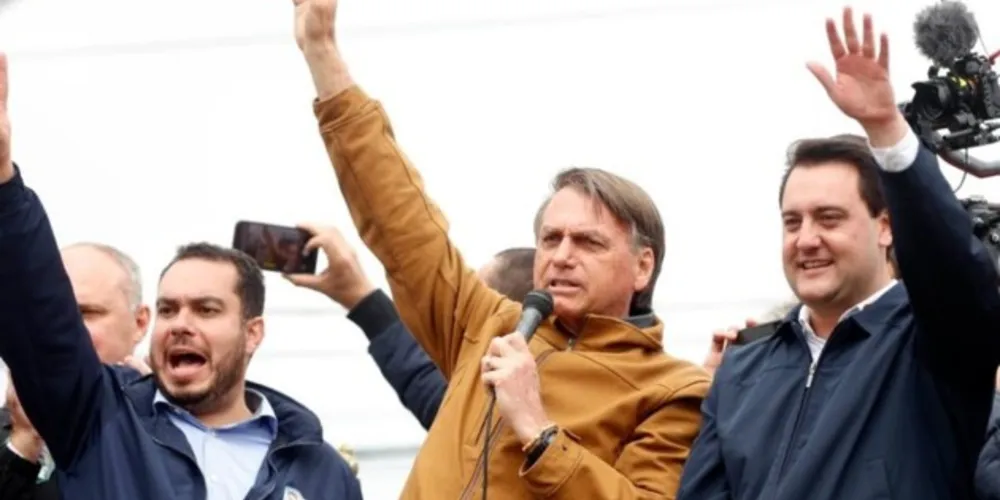 Jair Bolsonaro e Ratinho Junior reunidos em Prudentópolis nesta sexta-feira (16).
