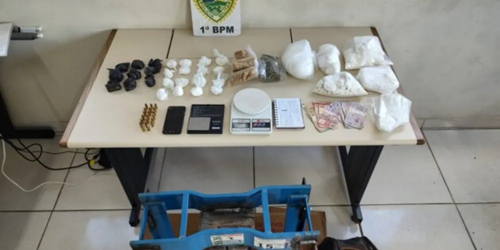 Os envolvidos e o material encontrado foram enviados para a 13ª Subdivisão Policial (SDP)