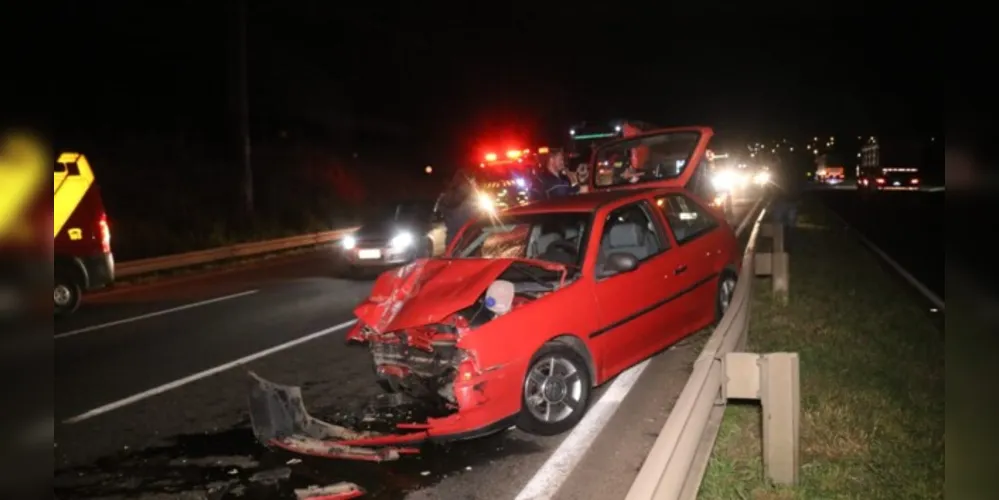 Os dois rapazes feridos foram atendidos pelo Samu e Corpo de Bombeiros (Siate)