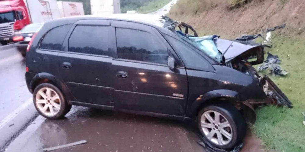 Chevrolet Meriva, com placas de Telêmaco Borba, era conduzido por uma senhora de 44 anos