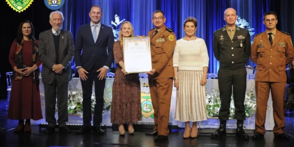 Cerimônia foi realizada na noite da última quinta-feira (22).