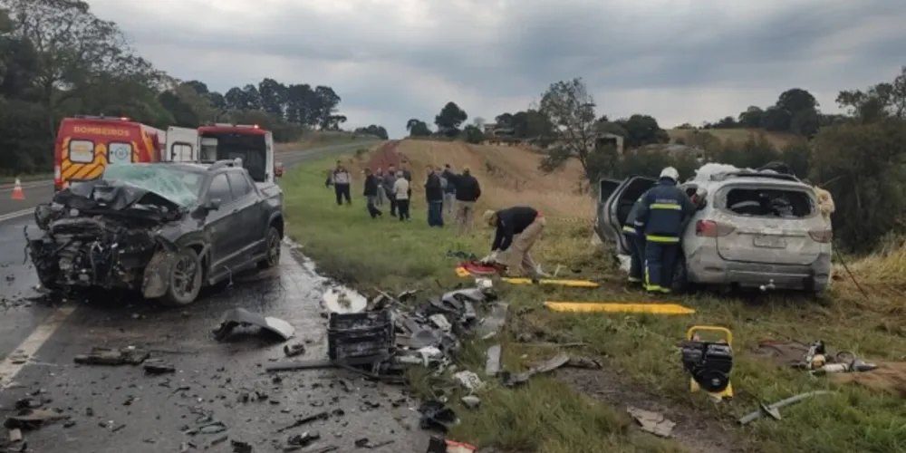 Entre os mortos estão o pai e as avós de uma criança que também estava no carro e ficou gravemente ferida
