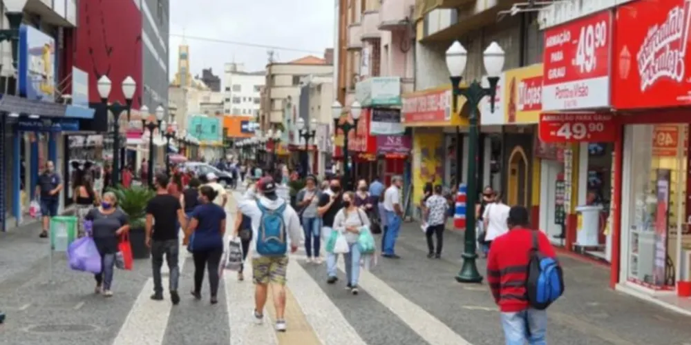 O valor médio que o ponta-grossense deve gastar no presente é R$ 165,19