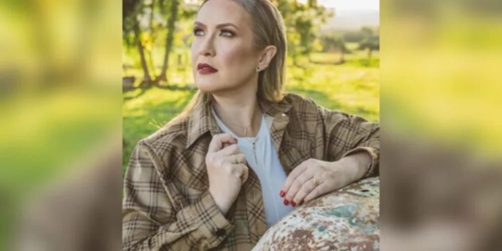 BRINDE À VIDA – Paula Cosmoski Campagnoli receberá as felicitações pela passagem de seu aniversário nesta sexta - feira (15). Paula é destacada profissional da Odontologia e sempre está envolvida em ações sociais e filantrópicas da nossa cidade.  Da coluna RC os votos de alegrias e realizações.