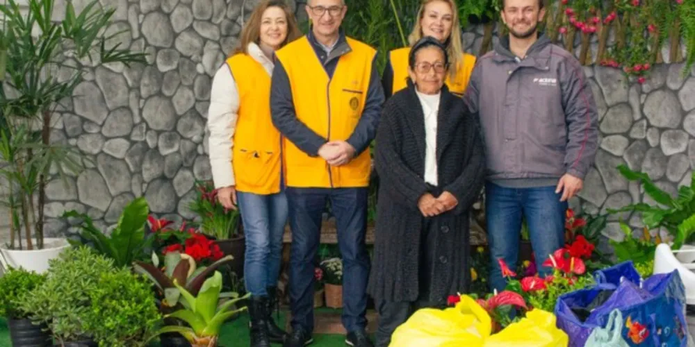 Parceria entre AEAPG e Rotary Alagados viabilizou a doação de roupas para a instituição beneficente localizada no Cará-Cará