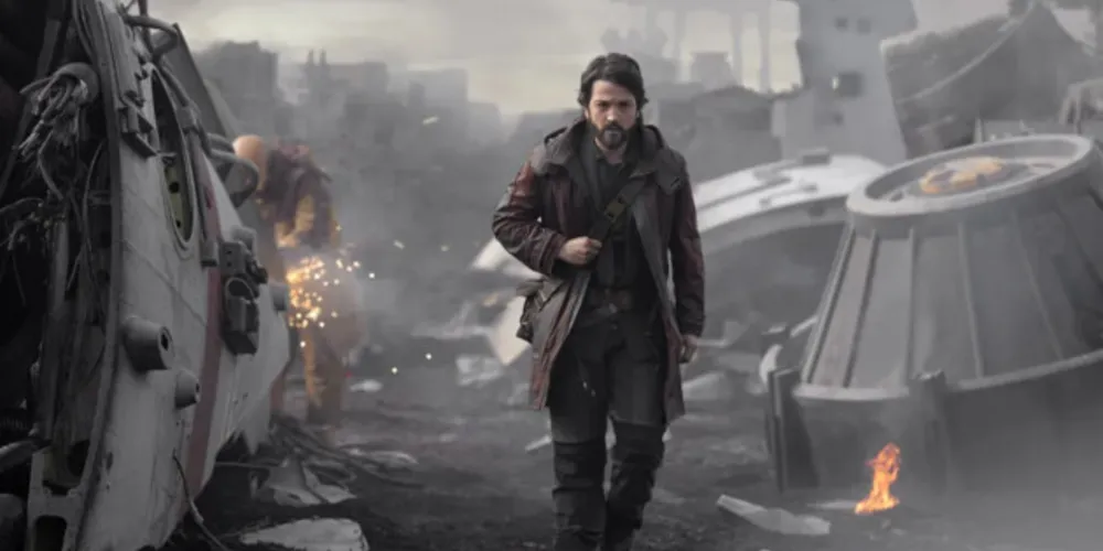 Endividado até o último fio de cabelo, o protagonista tem a sorte de contar com a compreensão e a paciência de alguns amigos que fez pelo caminho, como a carismática Bix (Adria Arjona) e o leal droid Bê (Dave Chapman), enquanto tenta conseguir algum tostão através de seus planos ousados.