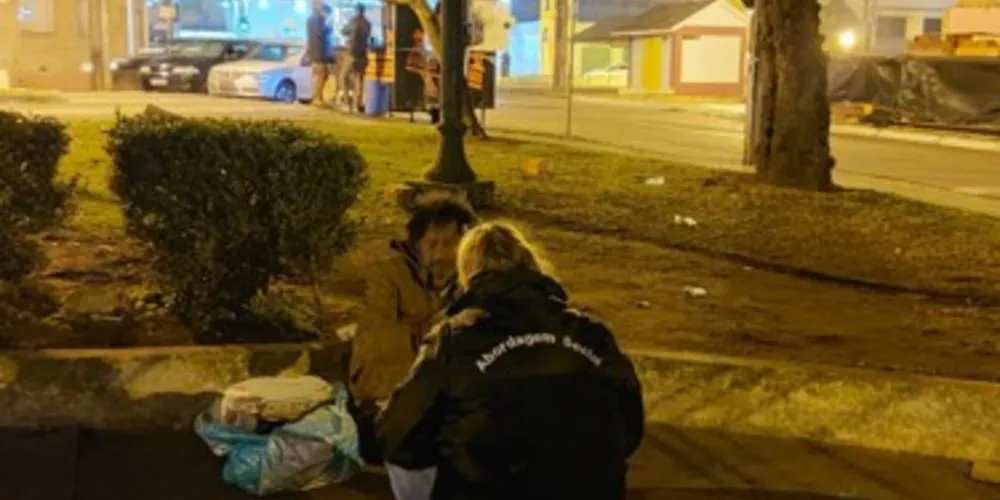 Abordagem à população em situação de rua é feita por projeto da Secretaria da Família
