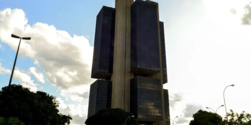 Por unanimidade, o Comitê de Política Monetária (Copom) elevou a taxa Selic em 0,5% ao ano