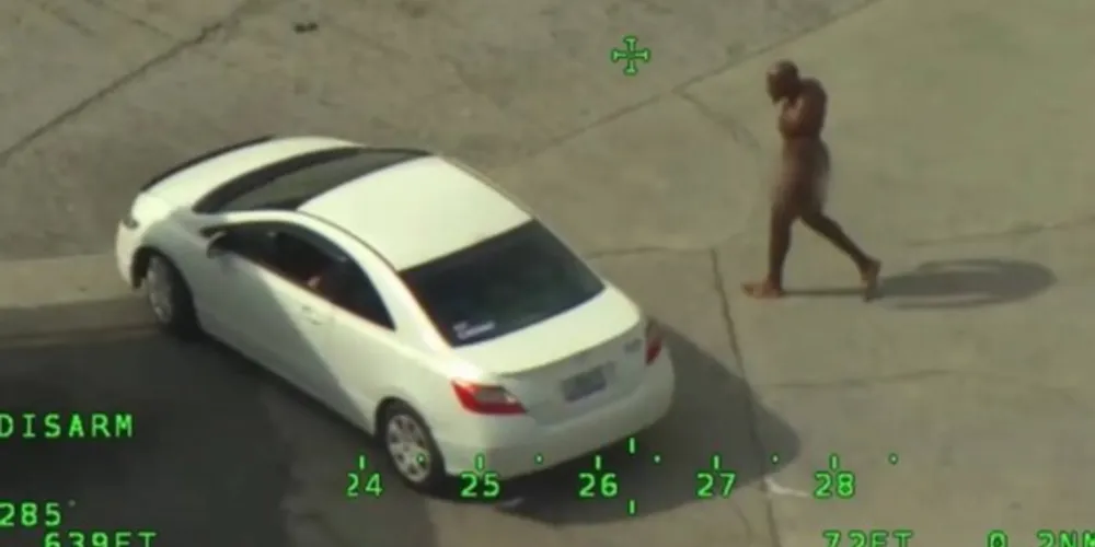 Brandon Wright saiu repentinamente de uma área de arbustos e abordou uma vítima