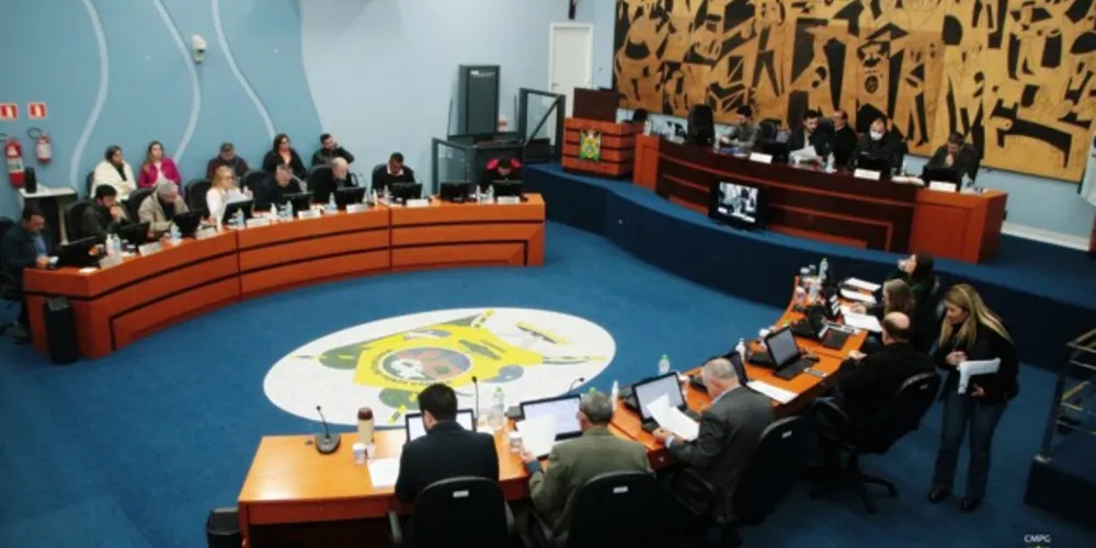 Sessão Ordinária desta segunda-feira (12).