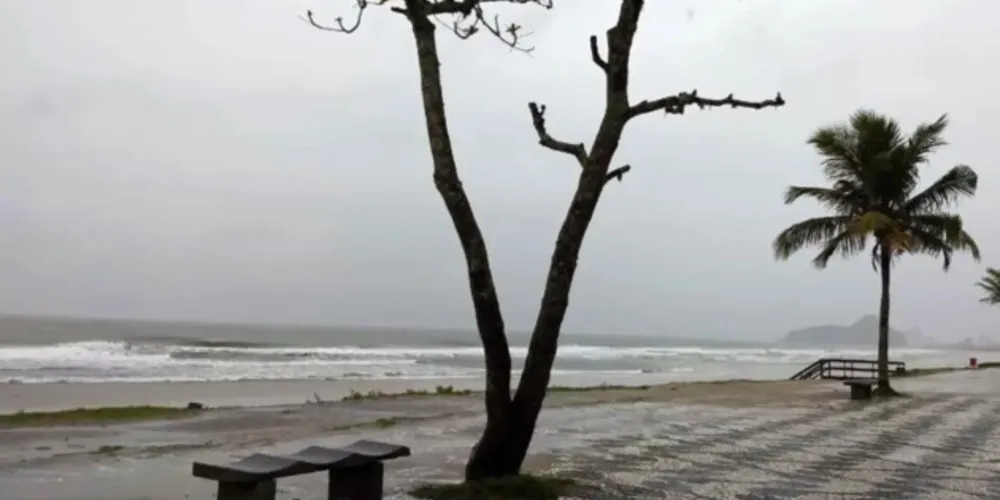 Em Guaratuba, a maior velocidade de vento até agora foi de 97.2 km/h ao meio-dia