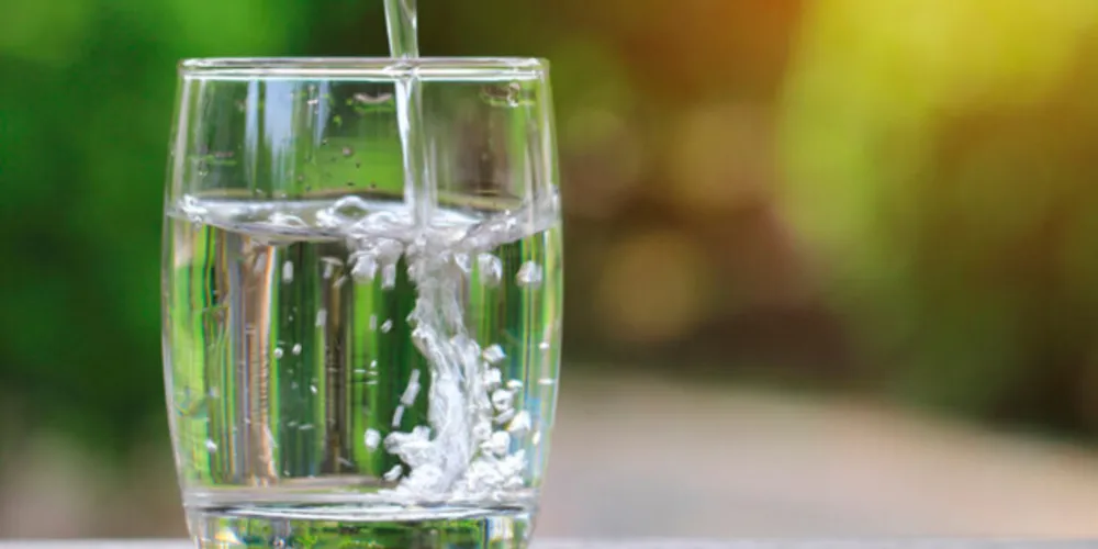 O Projeto de Lei 058/2022 obriga estabelecimentos de alimentação fora do lar a oferecer água da torneira aos seus clientes de forma gratuita em Ponta Grossa