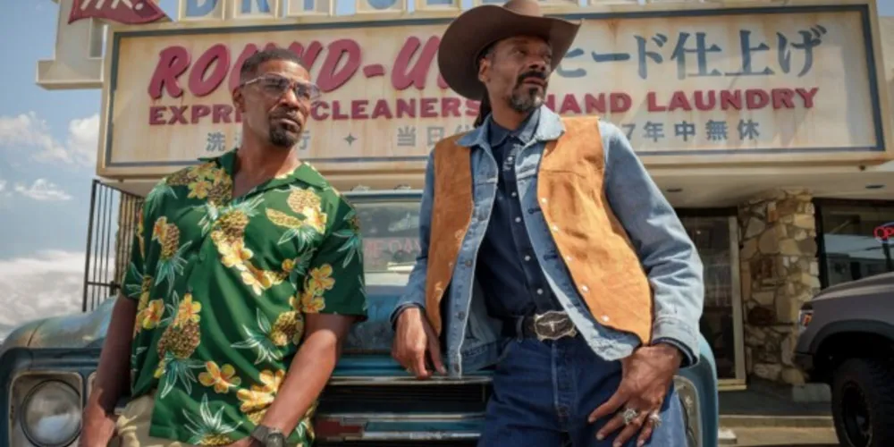 Bud Jablonski (Jamie Foxx) é um pai que espera proporcionar uma boa vida para sua filha perspicaz Paige. Seu trabalho: caçar e matar vampiros