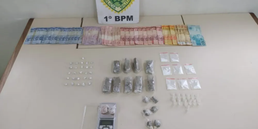 Prisões da Polícia Militar foram no Ouro Verde e Costa Rica; adolescente de 15 anos também foi apreendido