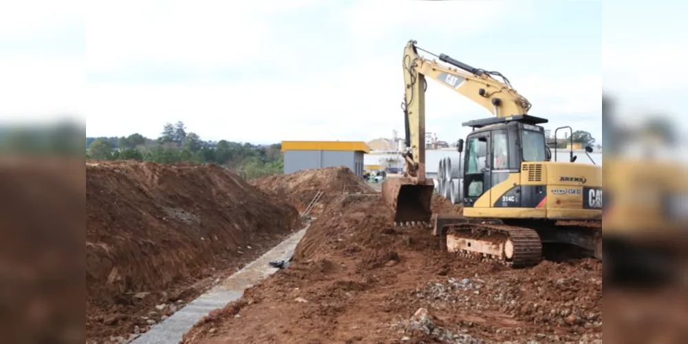 Obras de drenagem marcam o início dos trabalhos