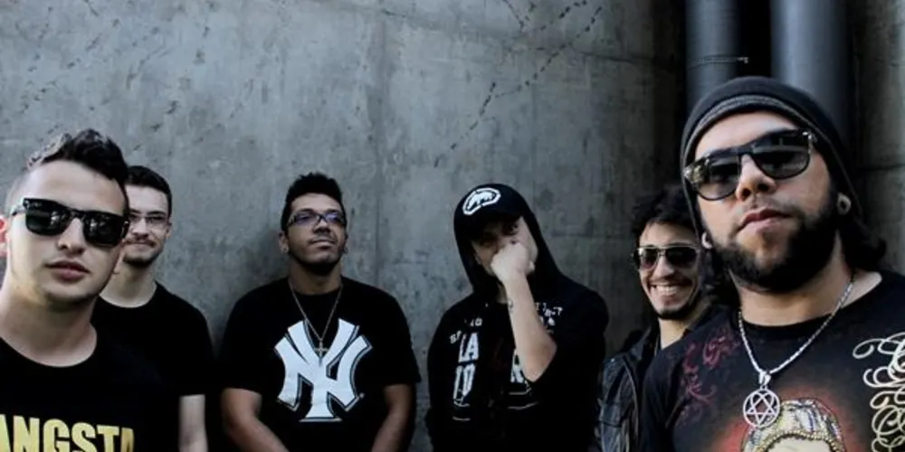 A banda 'Jamp' reúne diversas influências musicais como pop rock, rock, reggae e rap em seu repertório e se apresenta no Sexta às Seis