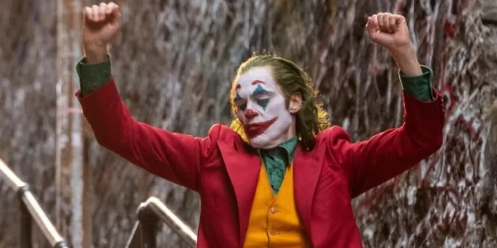 Arrecadando mais de US$1 bilhão na bilheteria mundial, o primeiro longa ultrapassou os filmes do Deadpool e se tornou o longa para maiores mais lucrativo da história