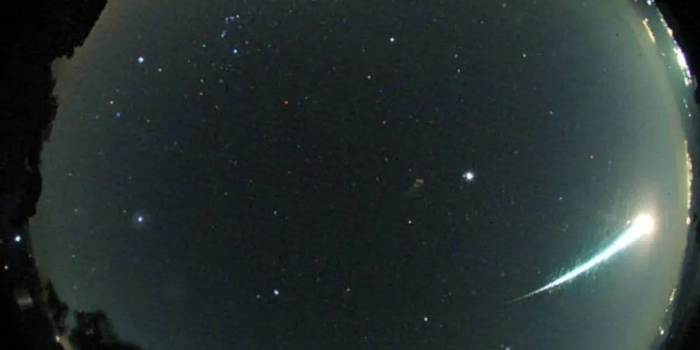 Um meteoro considerado de categoria muito brilhante foi registrado às 5h10 desta quarta-feira (3) por câmeras do Observatório Pico dos Dias, em Brazópolis, Minas Gerais