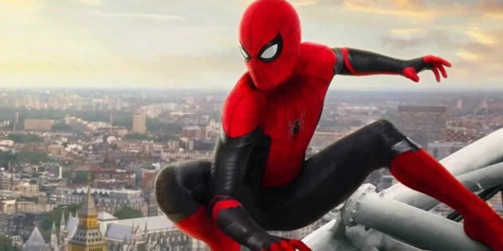 O filme apresenta um Peter Parker mais maduro que o do primeiro filme, mas que ainda está entendendo suas responsabilidades e a melhor forma de ser um herói