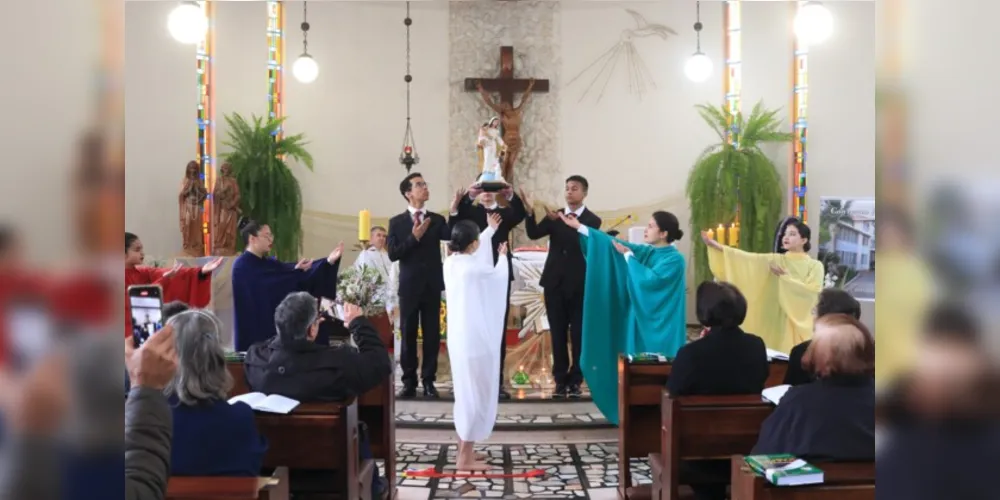 Evento realizado no último domingo contou com grande presença de fiéis e convidados