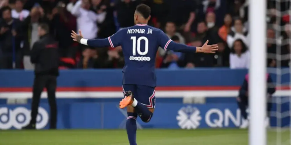 Neymar começou a atual temporada com grandes números.