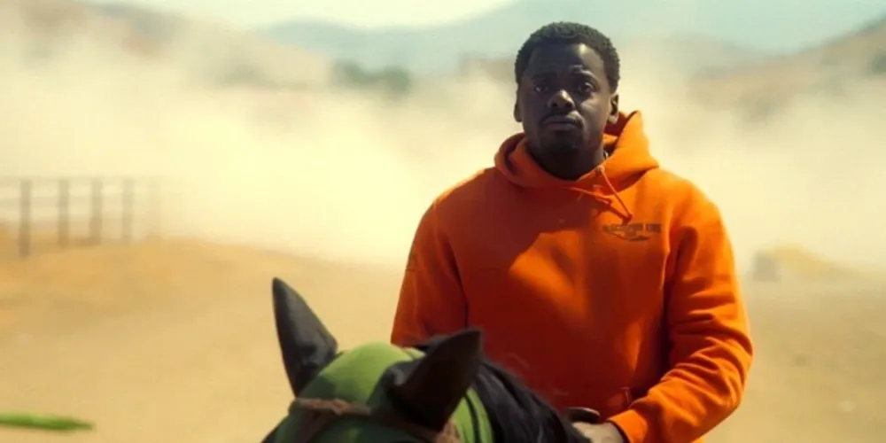 Reparação histórica é obviamente a meta de Peele, e o texto deixa isso mais do que patente a partir do momento em que Emerald discursa ao pessoal de Hollywood sobre o jóquei americano que teve sua negritude apagada