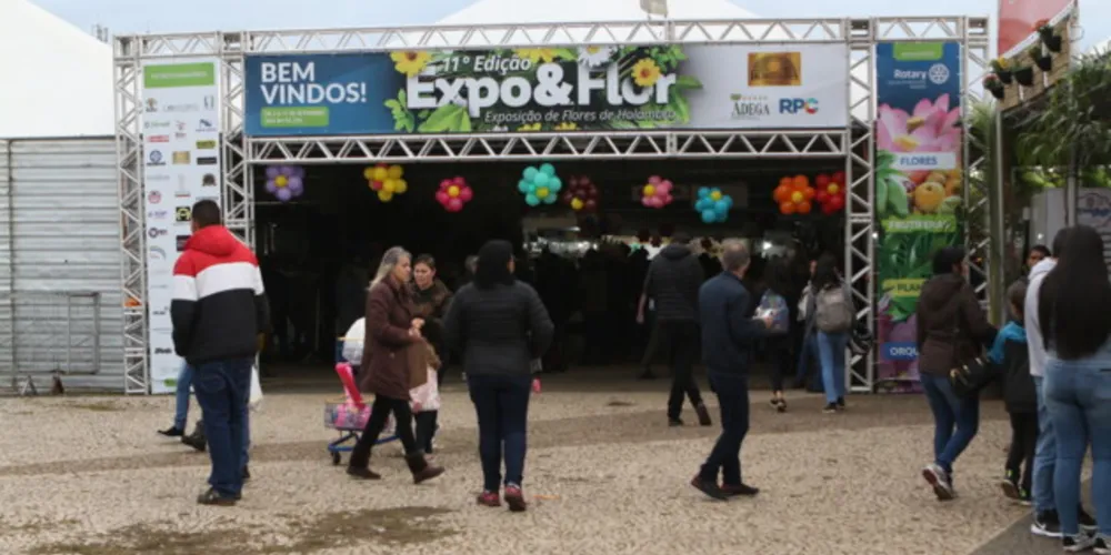 Prefeitura e Rotary levam Ônibus da Vacina para a Expo&Flor