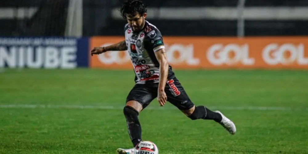 Volante Fernando Neto foi substituído pelo atacante Paulo Sérgio.