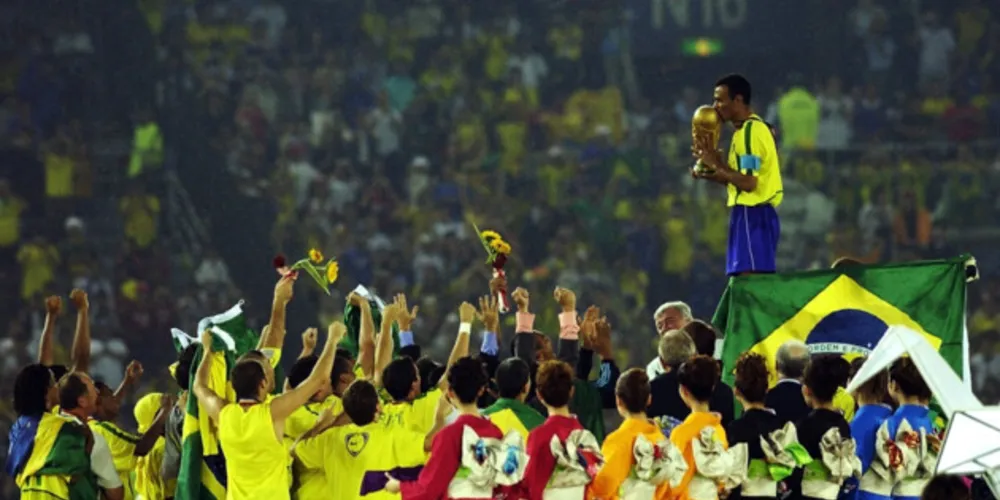 Longa sobre os bastidores do pentacampeonato da Copa do Mundo que o Brasil conquistou em 2002 é o grande destaque