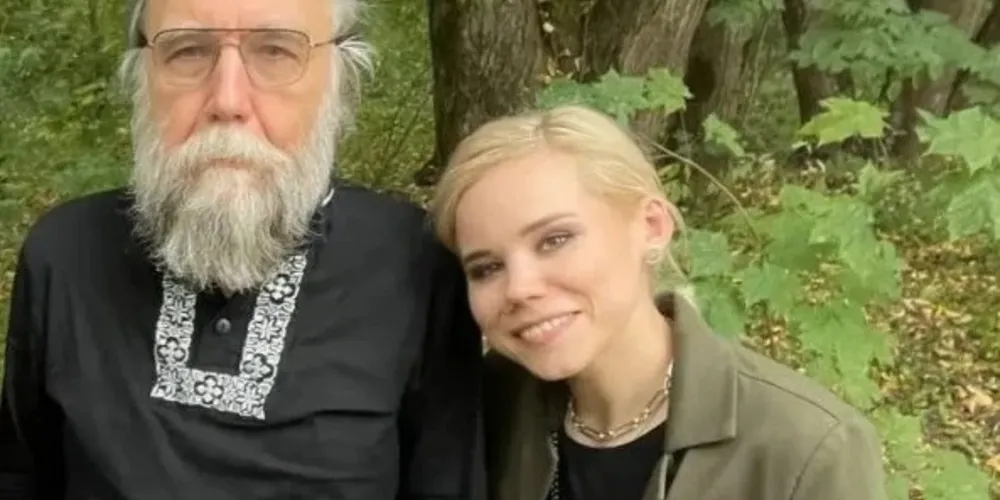 Darya Dugina, filha do ultranacionalista russo Alexander Dugin, morreu neste sábado