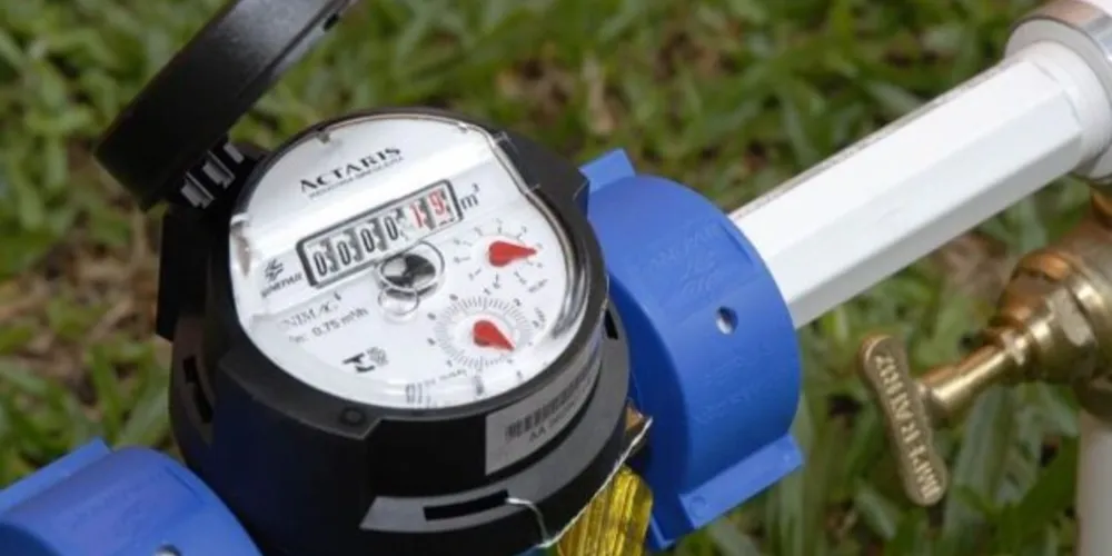 A normalização do fornecimento de água está prevista para ocorrer durante a tarde.