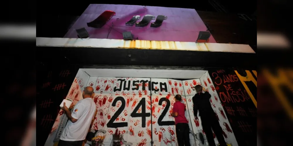 O incêndio em uma casa de eventos em Santa Maria, no ano de 2013, deixou 242 pessoas mortas e outras 636 feridas